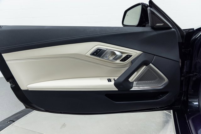Used 2024 BMW Z4 M40i w/ Premium Package image 11