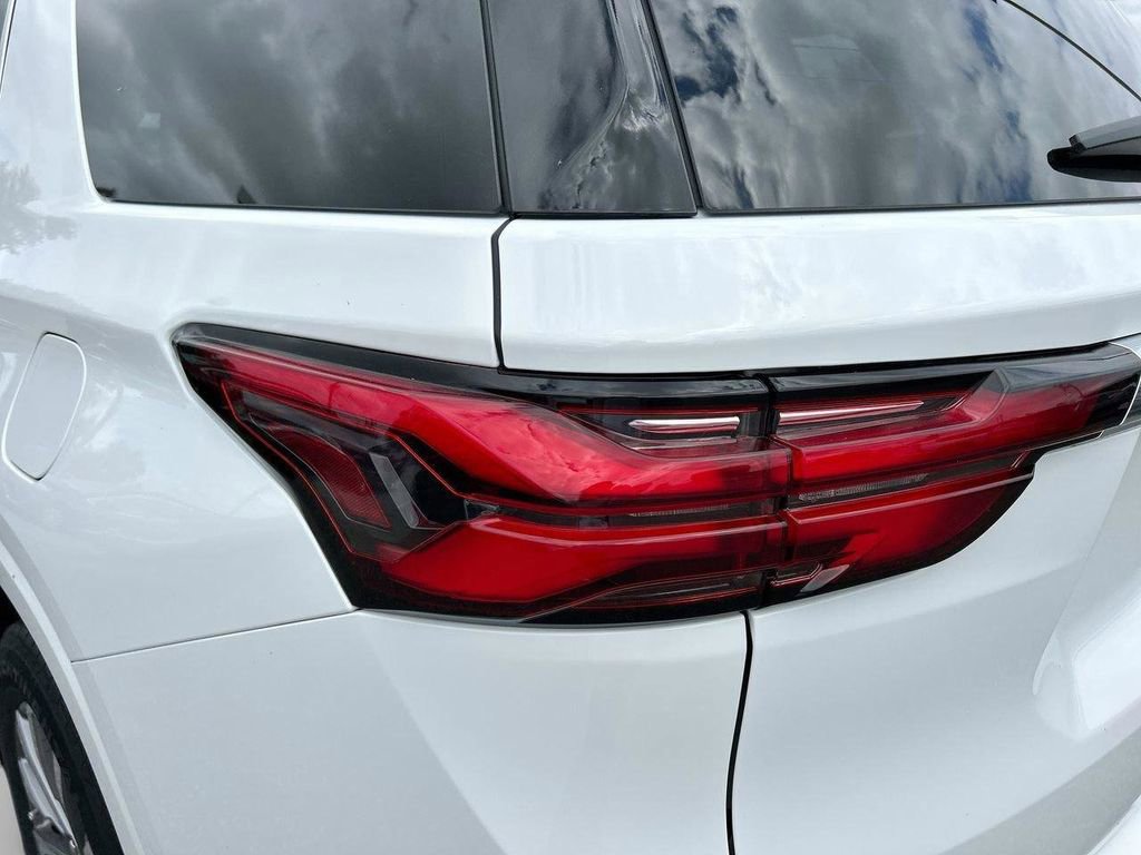 Used 2022 Chevrolet Traverse Premier image 14