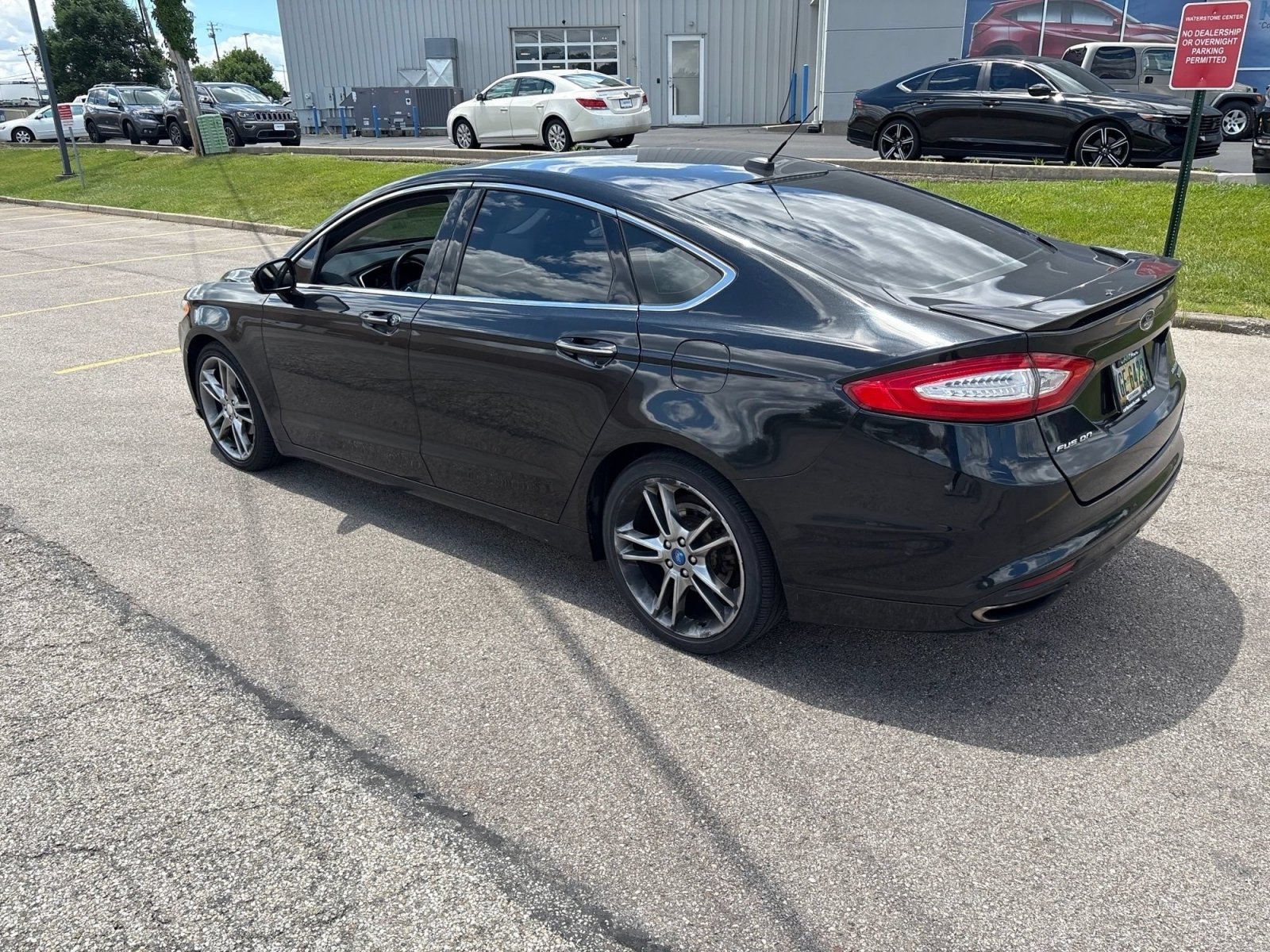 Used 2013 Ford Fusion Titanium w/ Titanium Driver Assist Pkg FWD image 4