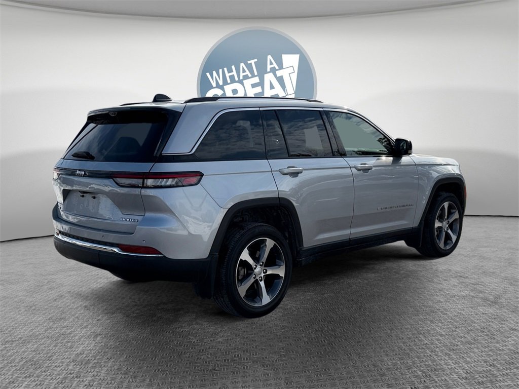 Certified 2024 Jeep Grand Cherokee Limited w/ Luxury Tech Group II image 9
