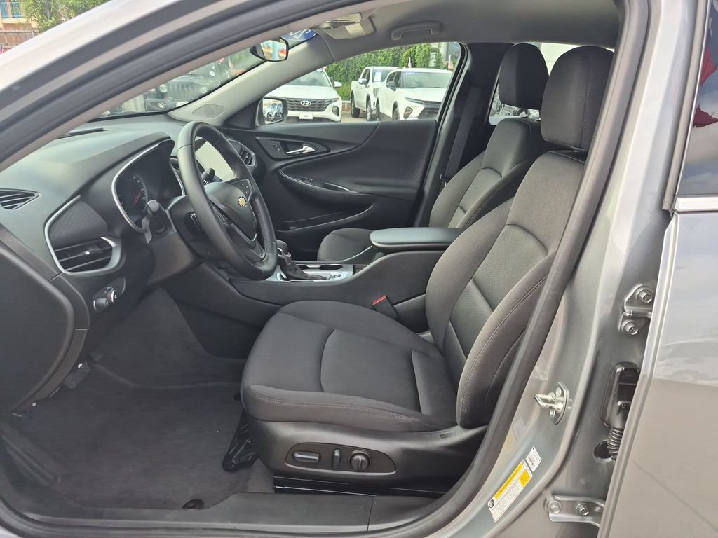 Used 2024 Chevrolet Malibu RS FWD image 11