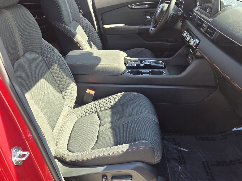 Certified 2024 Honda Pilot Sport image 17