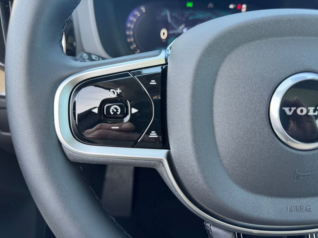 New 2026 Volvo XC60 B5 Plus w/ Protection Package Premier AWD/4WD image 13