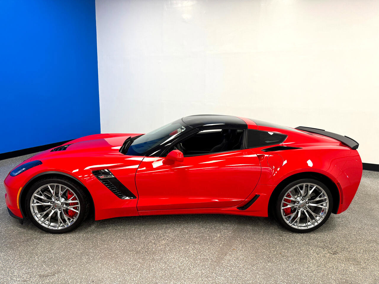 Used 2016 Chevrolet Corvette Z06 w/ 3LZ Preferred Equipment Group image 5