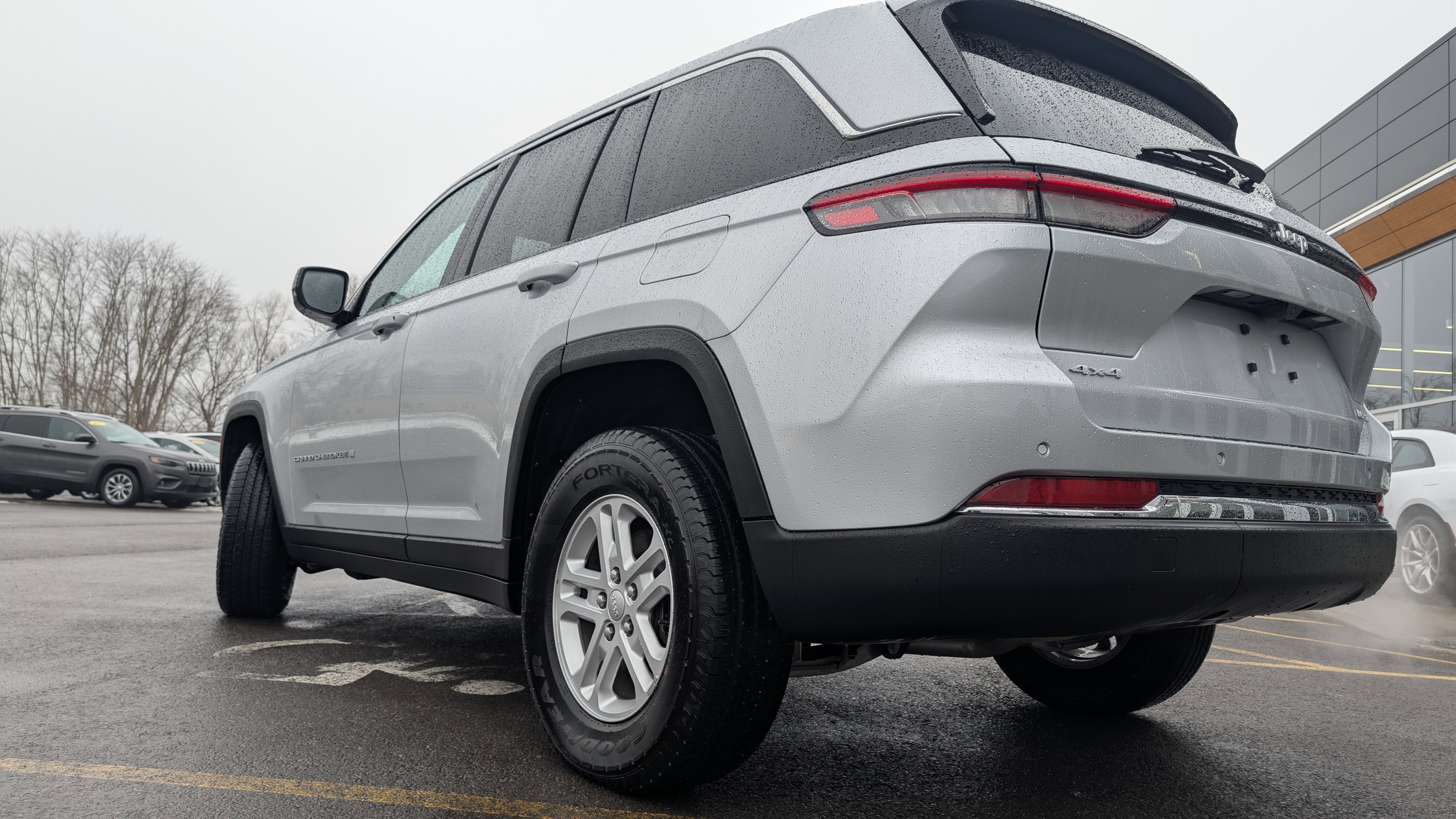 New 2025 Jeep Grand Cherokee Laredo image 7