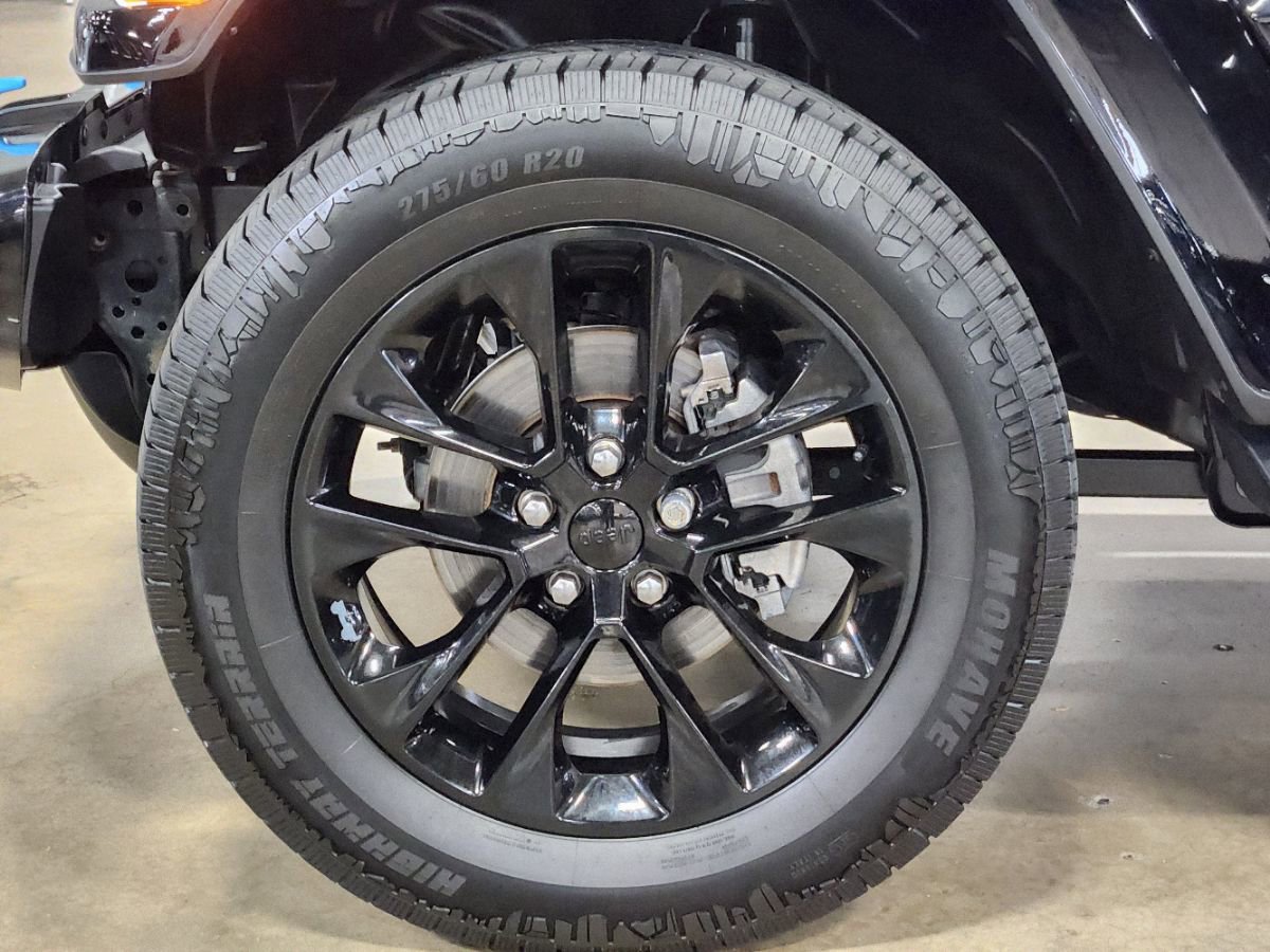 Used 2021 Jeep Wrangler Unlimited Sahara AWD/4WD image 19