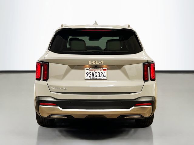 Certified 2025 Kia Sorento EX image 6