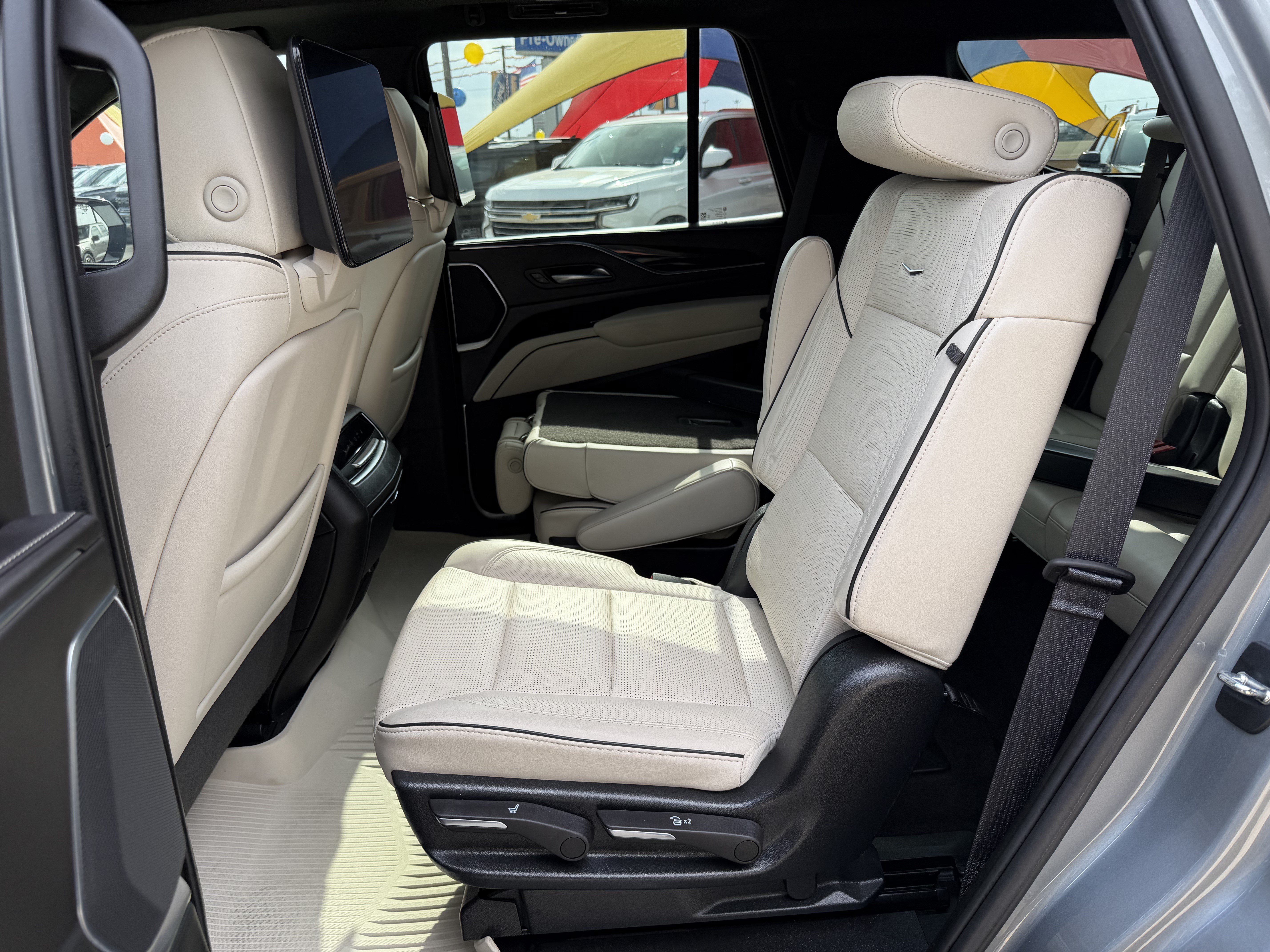 Used 2023 Cadillac Escalade Sport w/ Touring Package AWD/4WD image 15