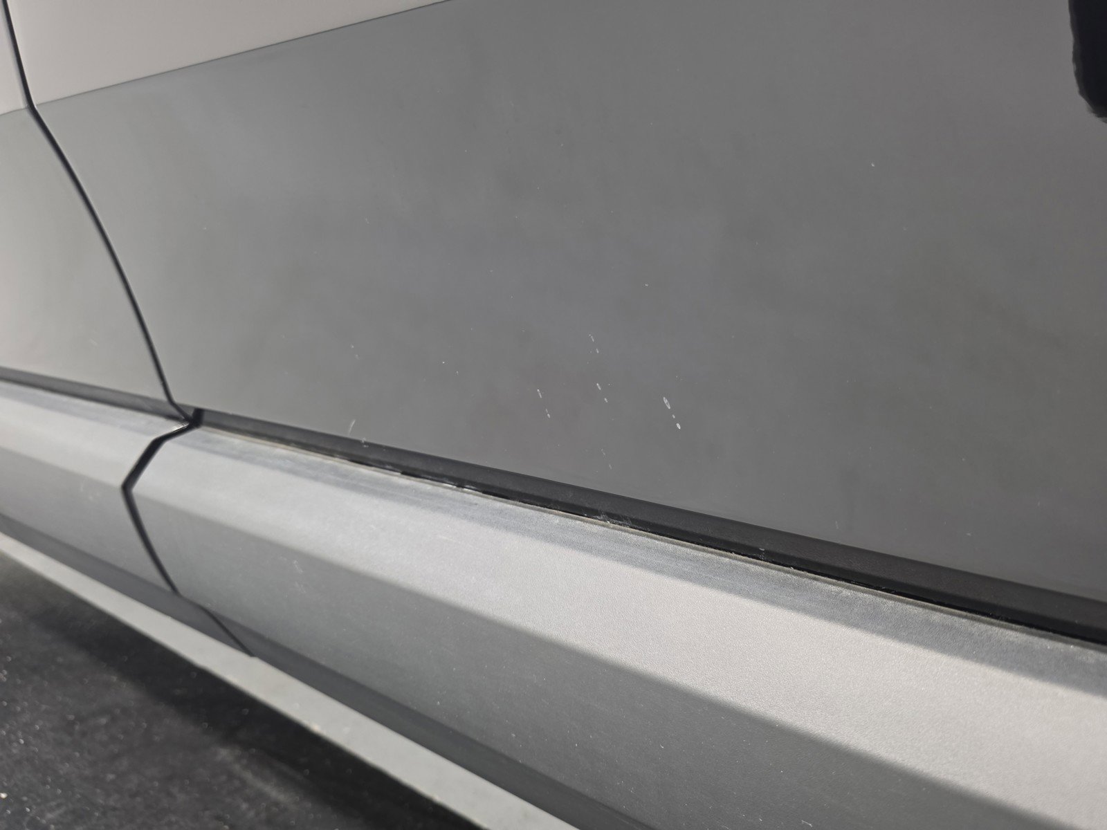 Used 2025 Rivian R1T Premium AWD/4WD image 36