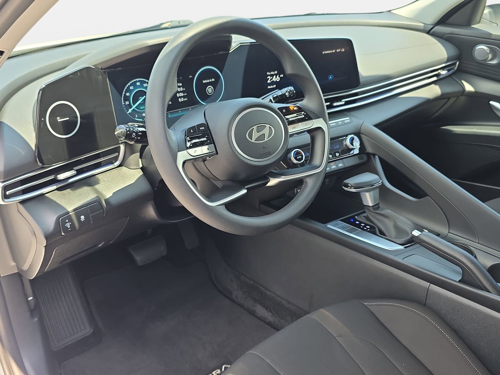Used 2024 Hyundai Elantra SEL FWD image 16