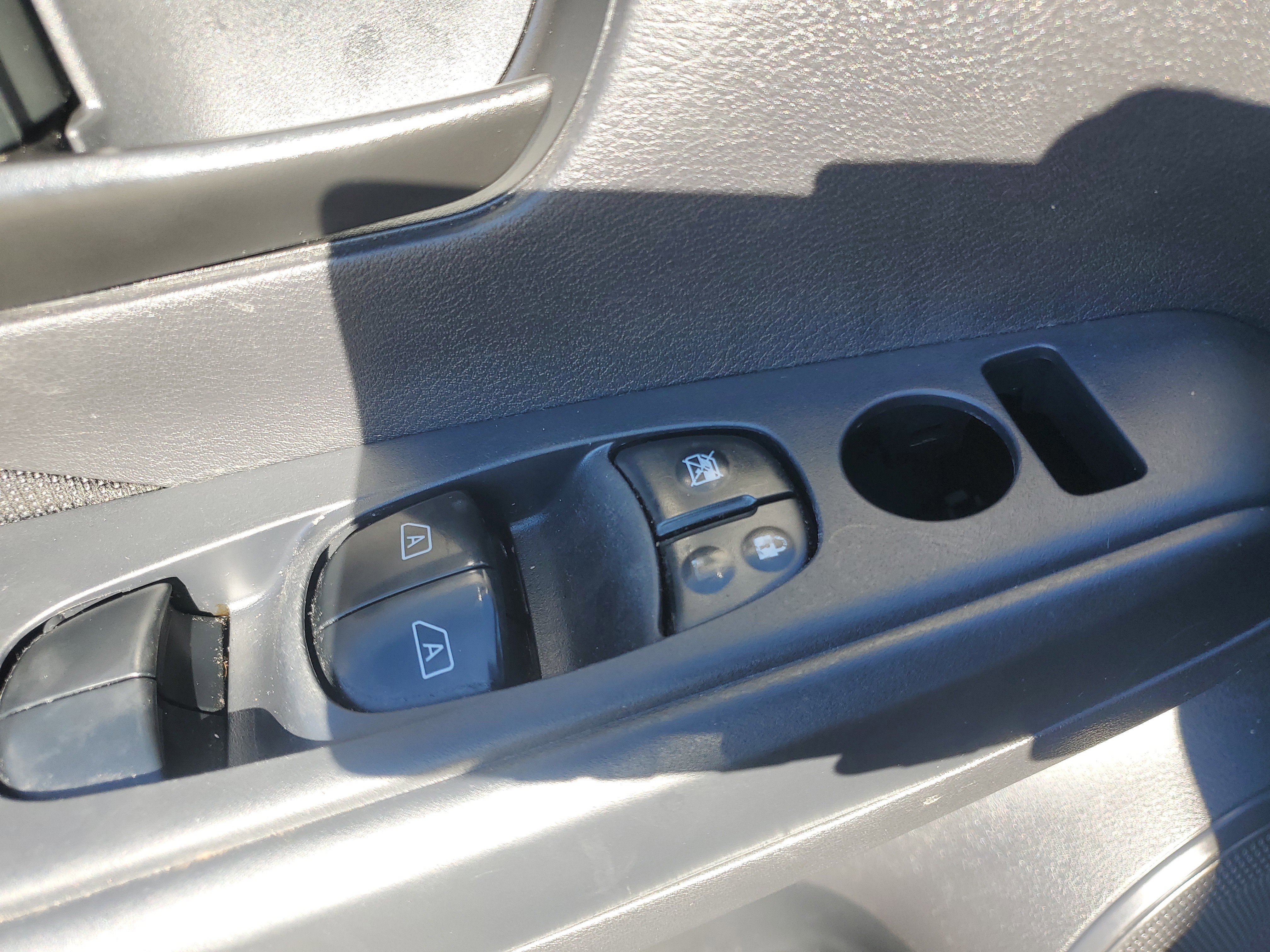 Used 2024 Nissan Kicks S image 20