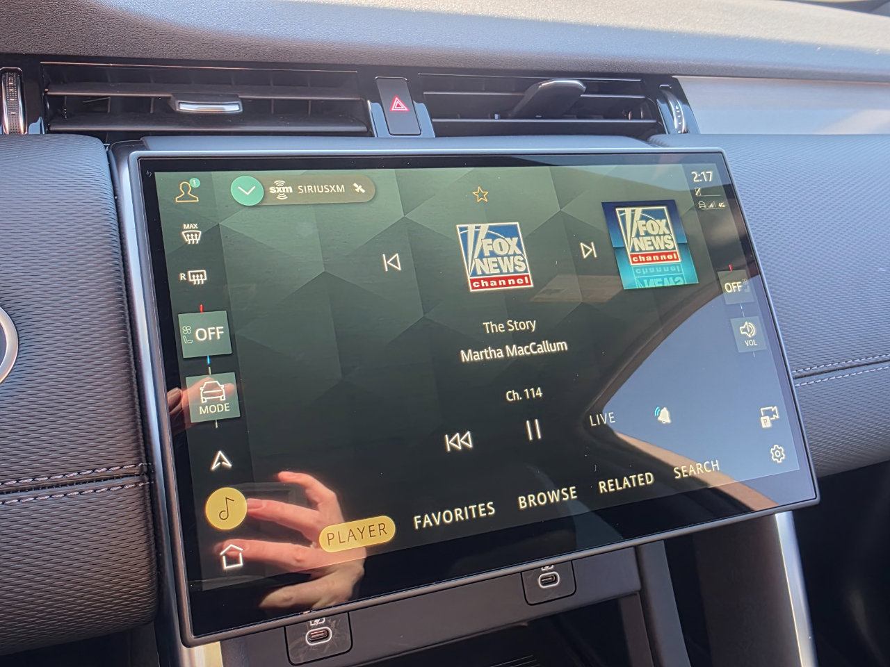 Used 2024 Land Rover Discovery Sport Dynamic SE image 11