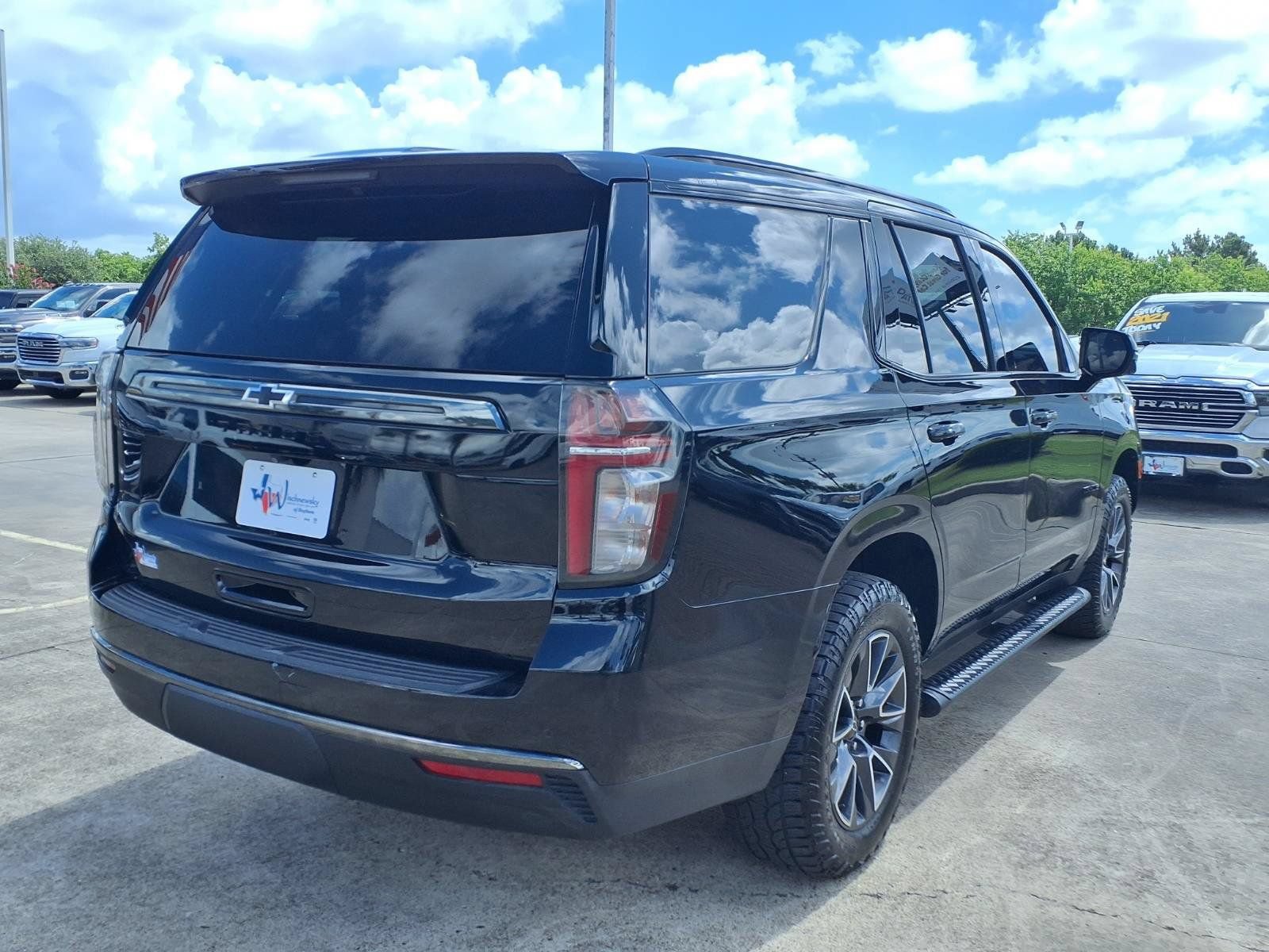 Used 2021 Chevrolet Tahoe Z71 w/ Z71 Off-Road Package AWD/4WD image 5