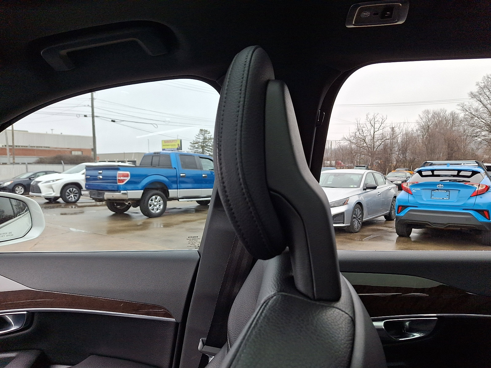 Used 2018 Volvo XC90 T6 Momentum w/ Convenience Package image 17