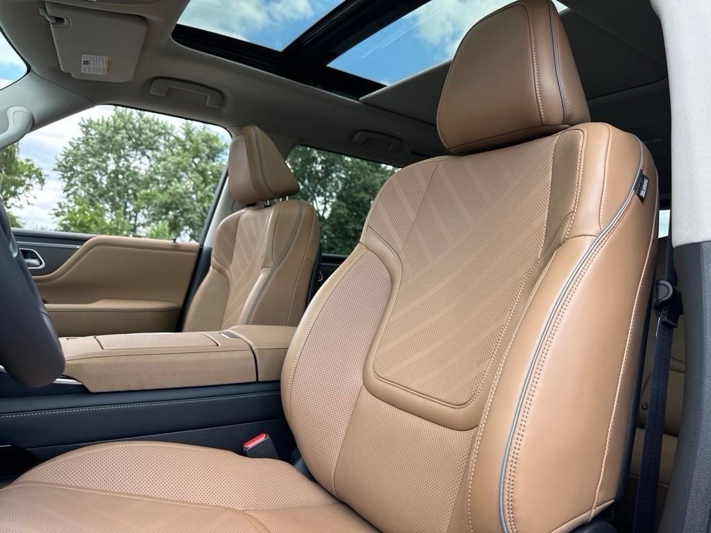 New 2027 INFINITI QX80 Luxe w/ Cargo Package AWD/4WD image 35