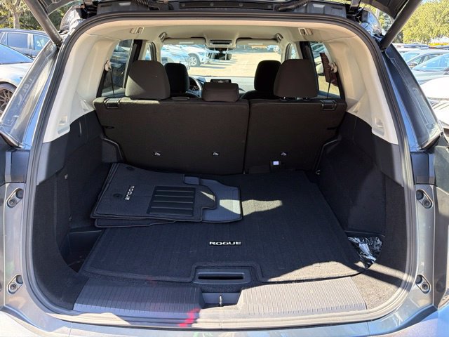 Used 2026 Nissan Rogue SV FWD image 14