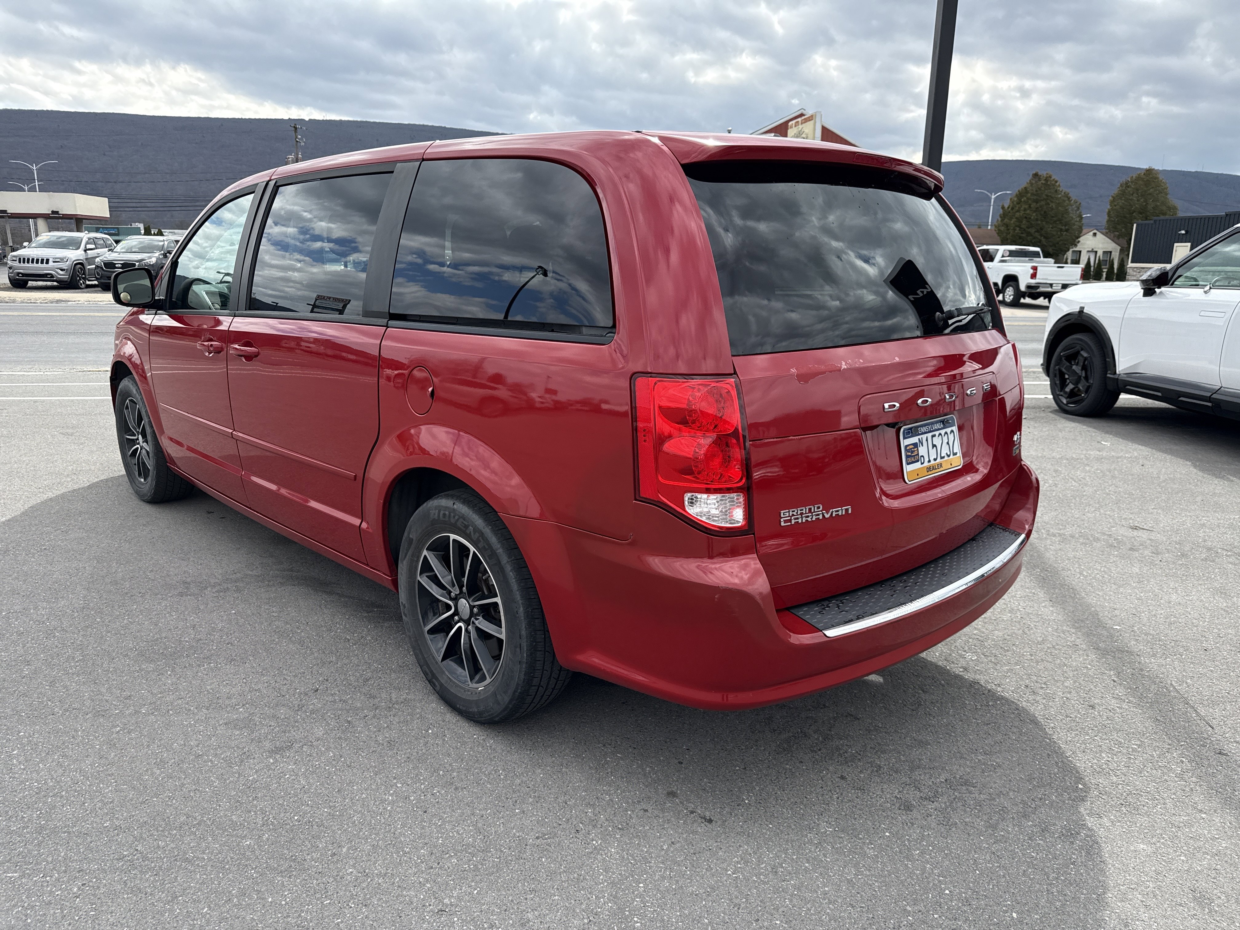 Used 2015 Dodge Grand Caravan R/T image 6