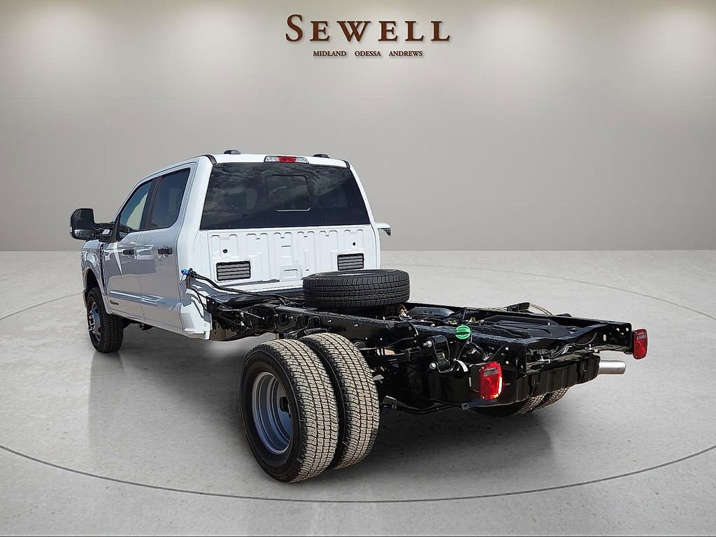 New 2026 Ford F350 XL w/ XL Chrome Package image 3