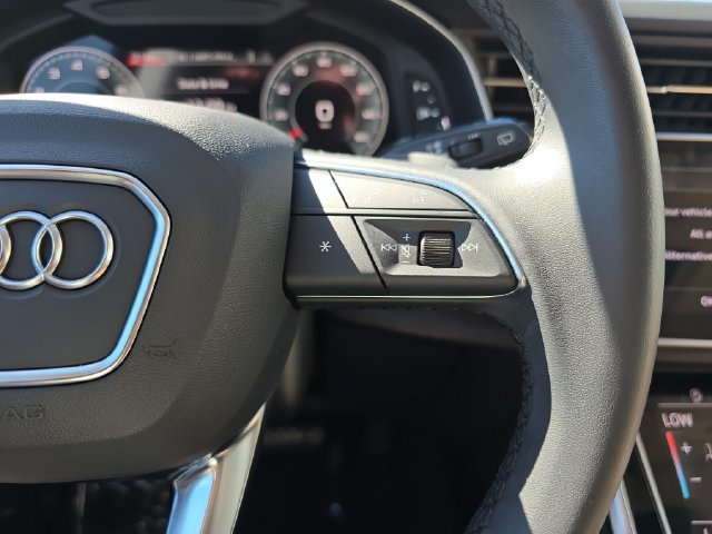 Used 2023 Audi Q8 Prestige w/ Prestige Package AWD/4WD image 21