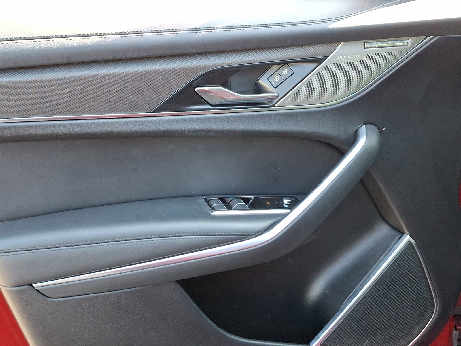 Used 2021 Jaguar F-PACE SVR image 12