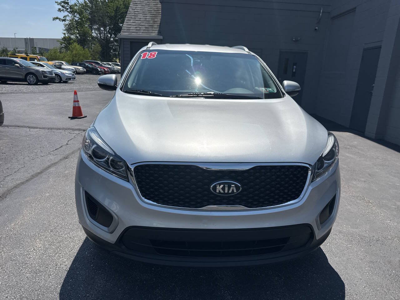 Used 2018 Kia Sorento AWD image 2