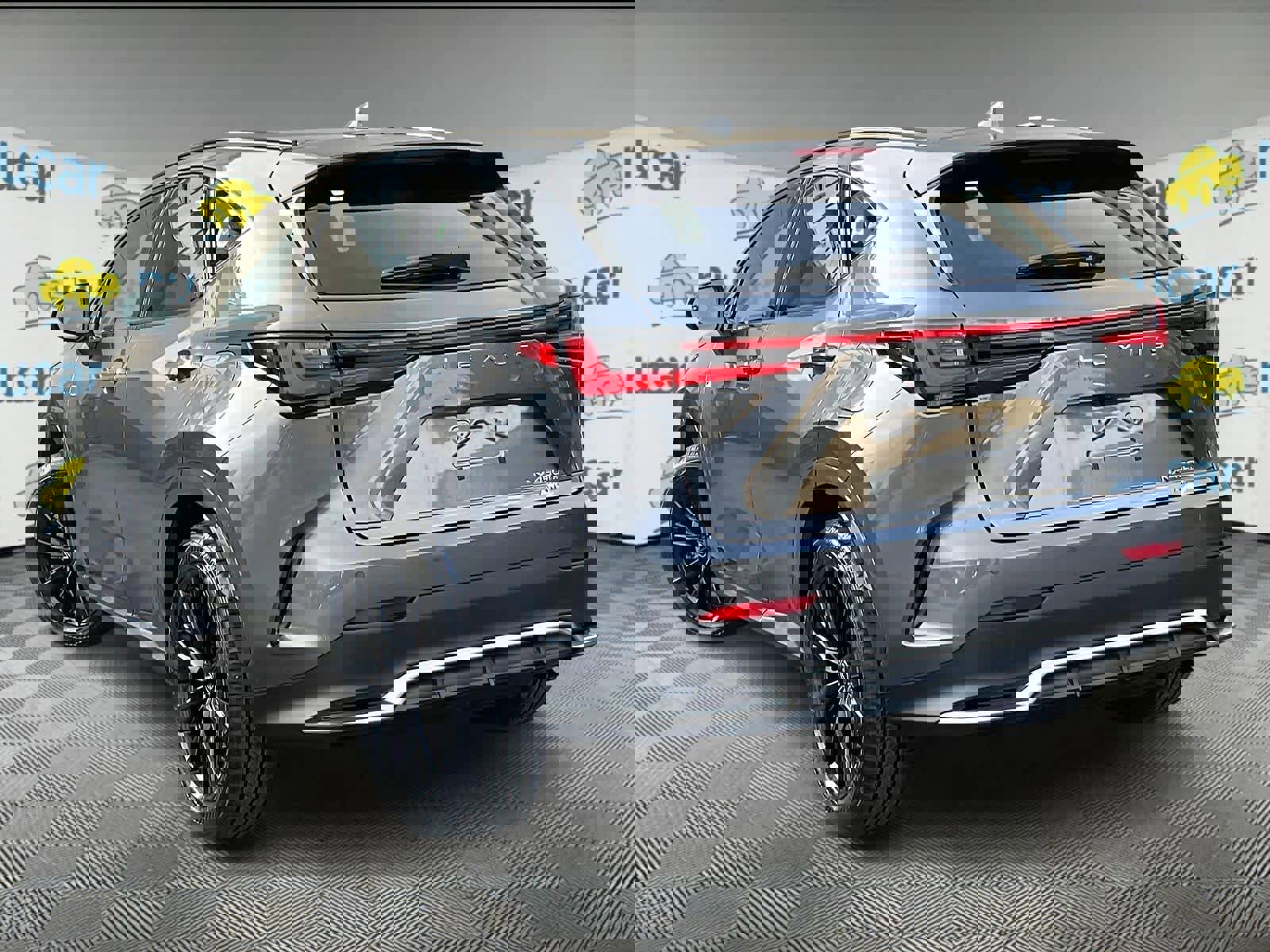 Used 2024 Lexus NX 450h+ F Sport image 4