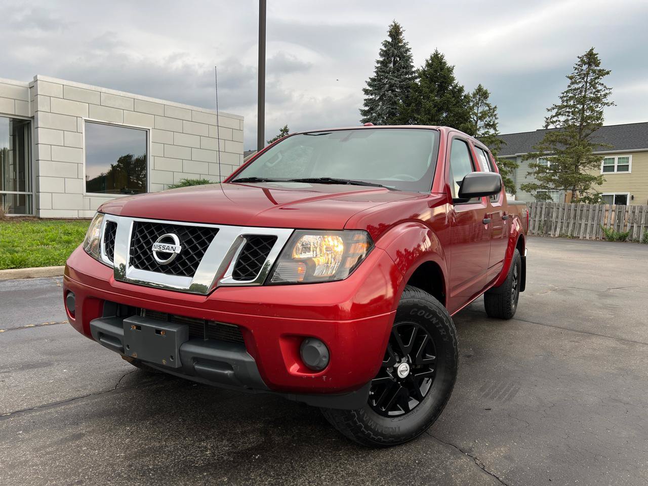 Used 2016 Nissan Frontier SV AWD/4WD image 2