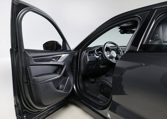 Used 2025 Jaguar F-PACE R-Dynamic S image 26