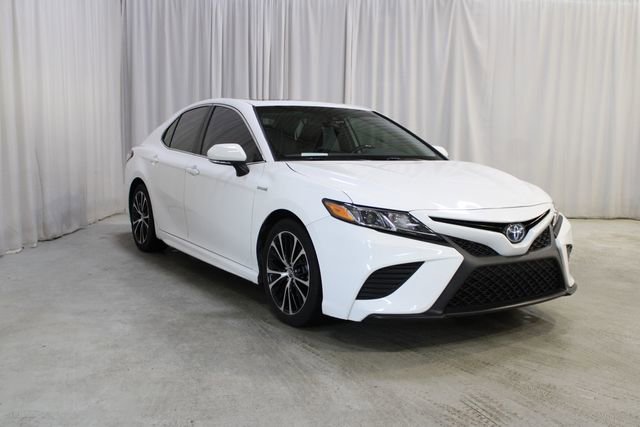 Used 2019 Toyota Camry SE w/ Sunroof Package image 26