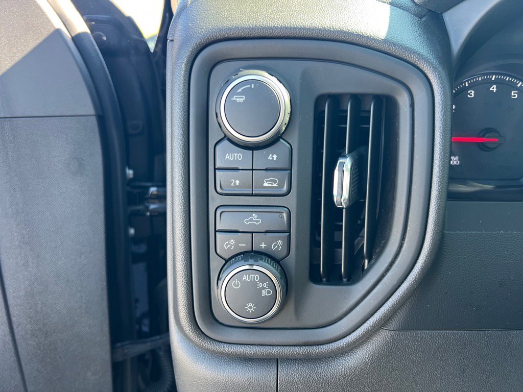 Used 2019 Chevrolet Silverado 1500 Custom w/ Custom Value Package image 22