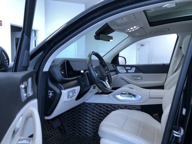 Used 2021 Mercedes-Benz GLS 450 4MATIC image 10
