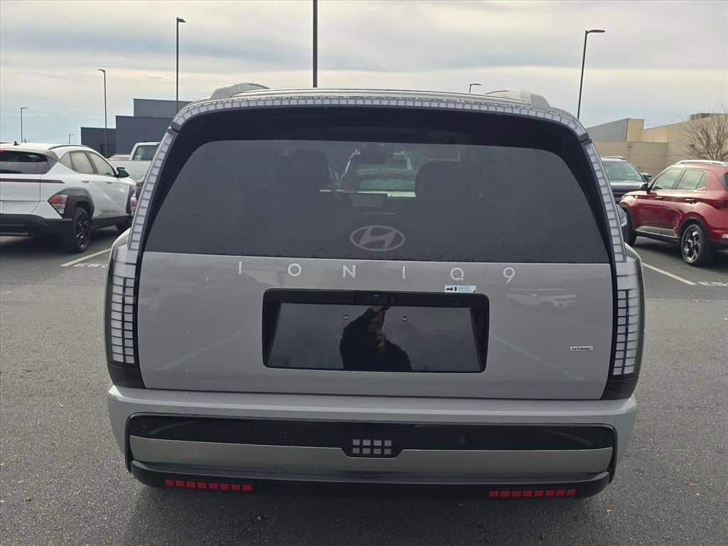 New 2026 Hyundai Ioniq 9 Calligraphy AWD/4WD image 4