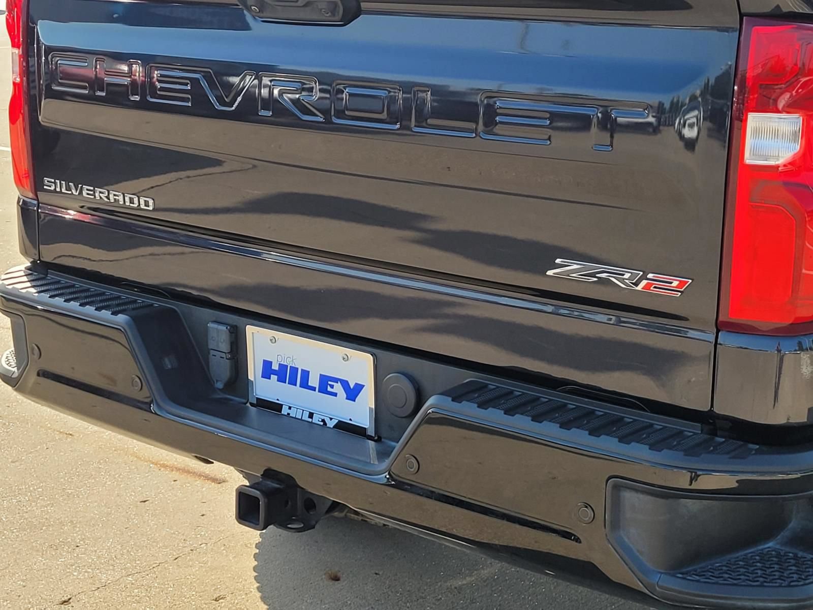 Used 2022 Chevrolet Silverado 1500 ZR2 w/ Technology Package AWD/4WD image 5