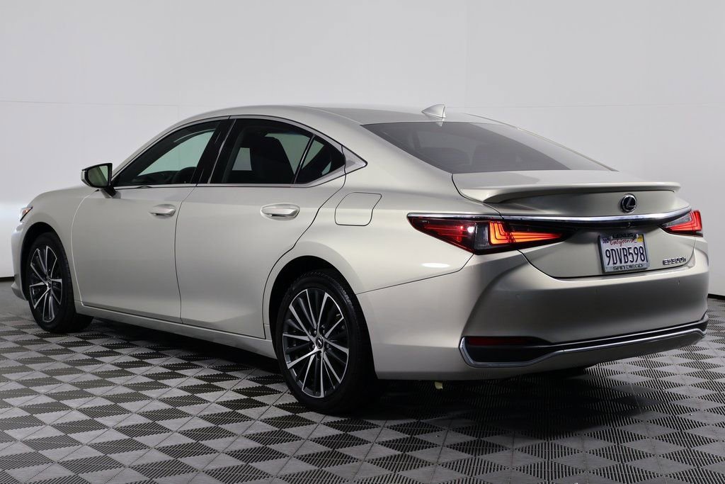 Certified 2023 Lexus ES 300h w/ Premium Package image 6