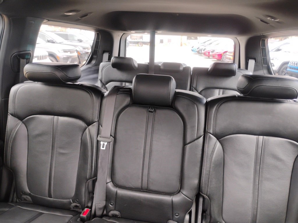 Certified 2024 Jeep Wagoneer Series II w/ Flexible Seating Group image 10