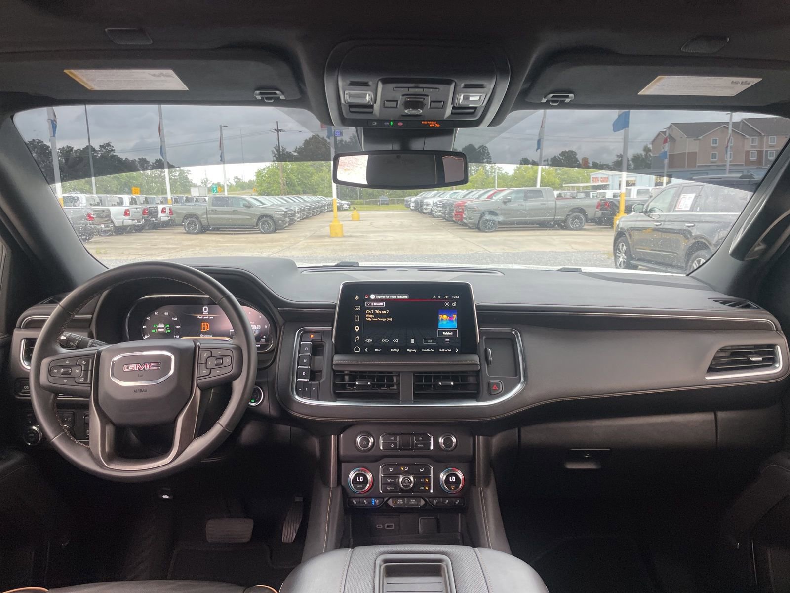Used 2024 GMC Yukon AT4 w/ AT4 Premium Plus Package AWD/4WD image 9