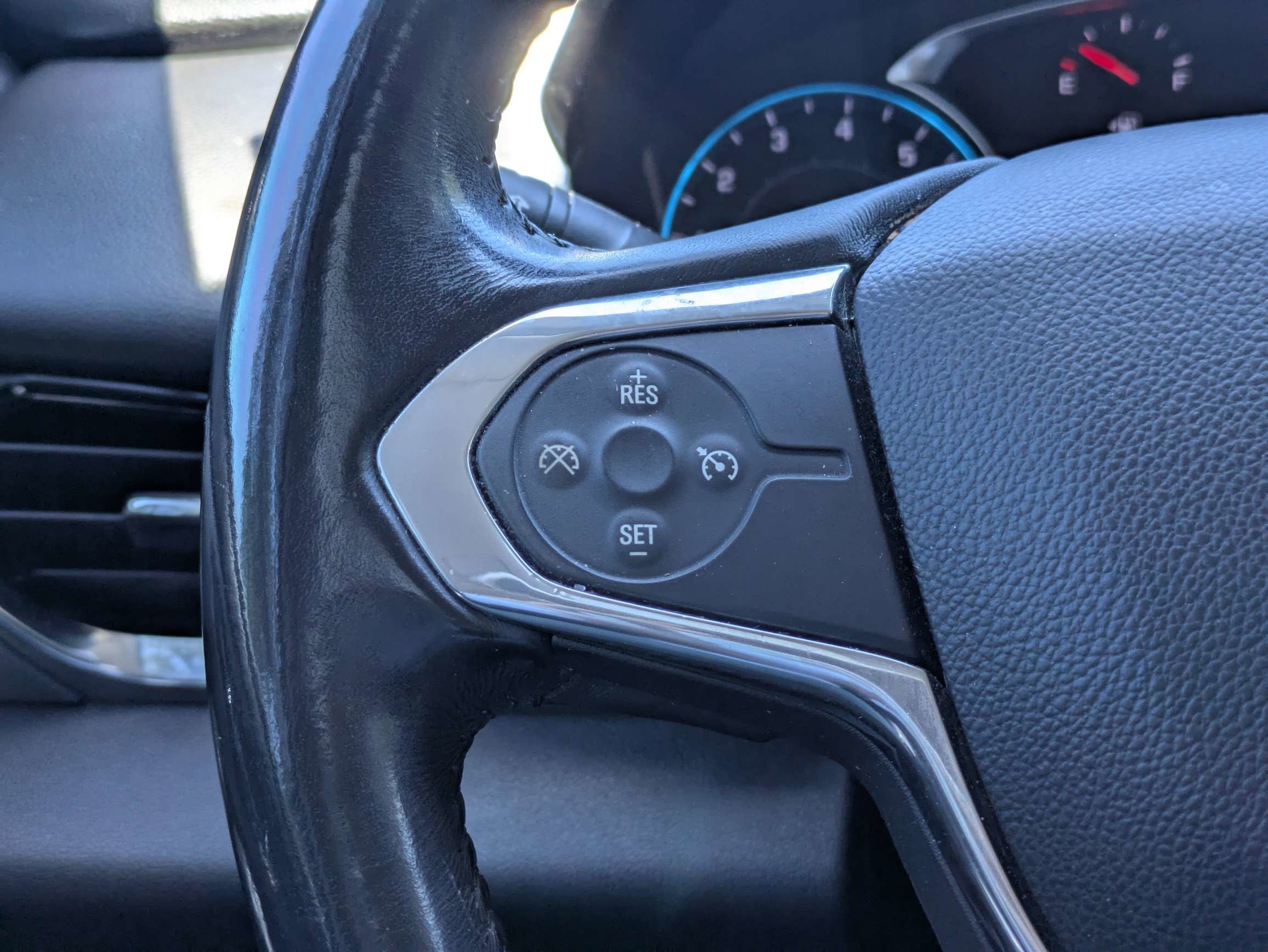 Used 2018 Chevrolet Traverse LT FWD image 18