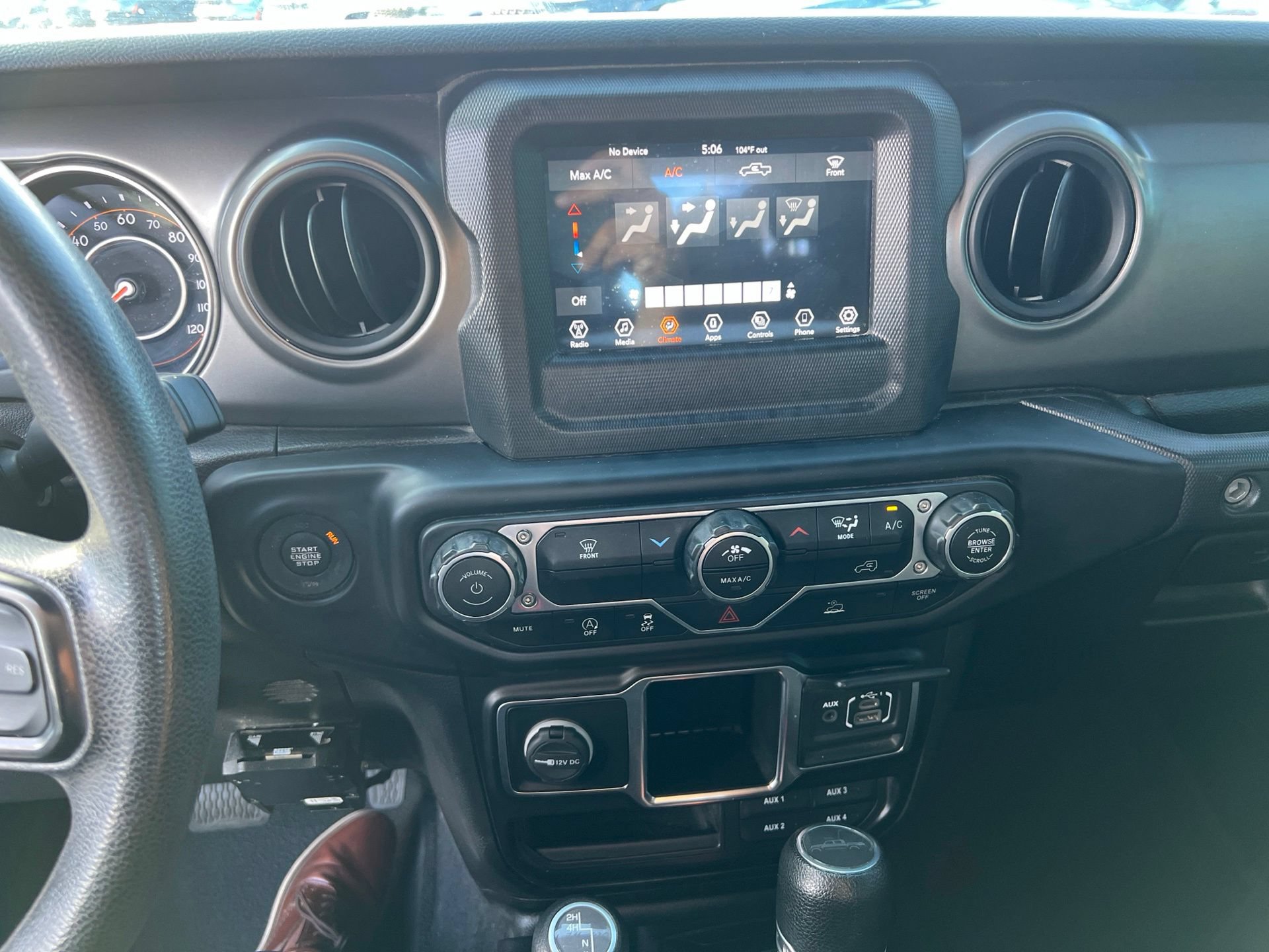 Used 2022 Jeep Gladiator Sport w/ Trailer Tow Package AWD/4WD image 29