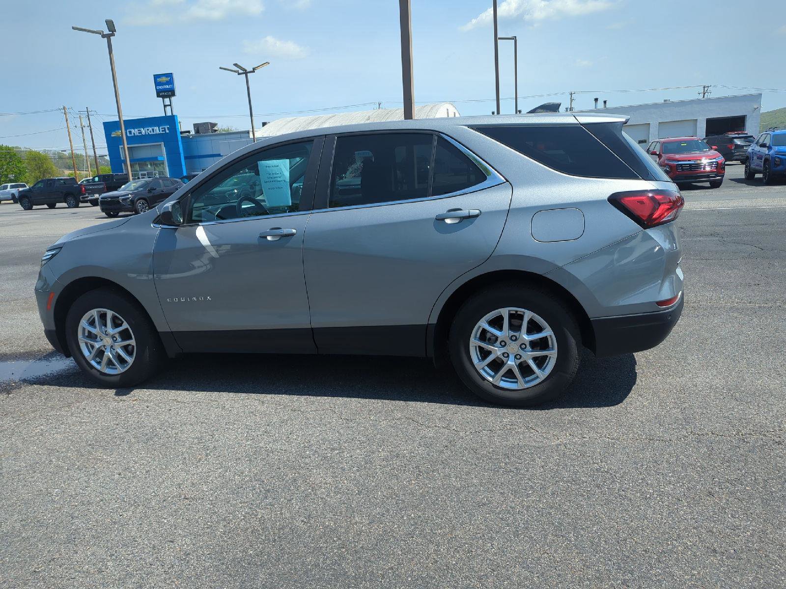 Used 2023 Chevrolet Equinox LT AWD/4WD image 8