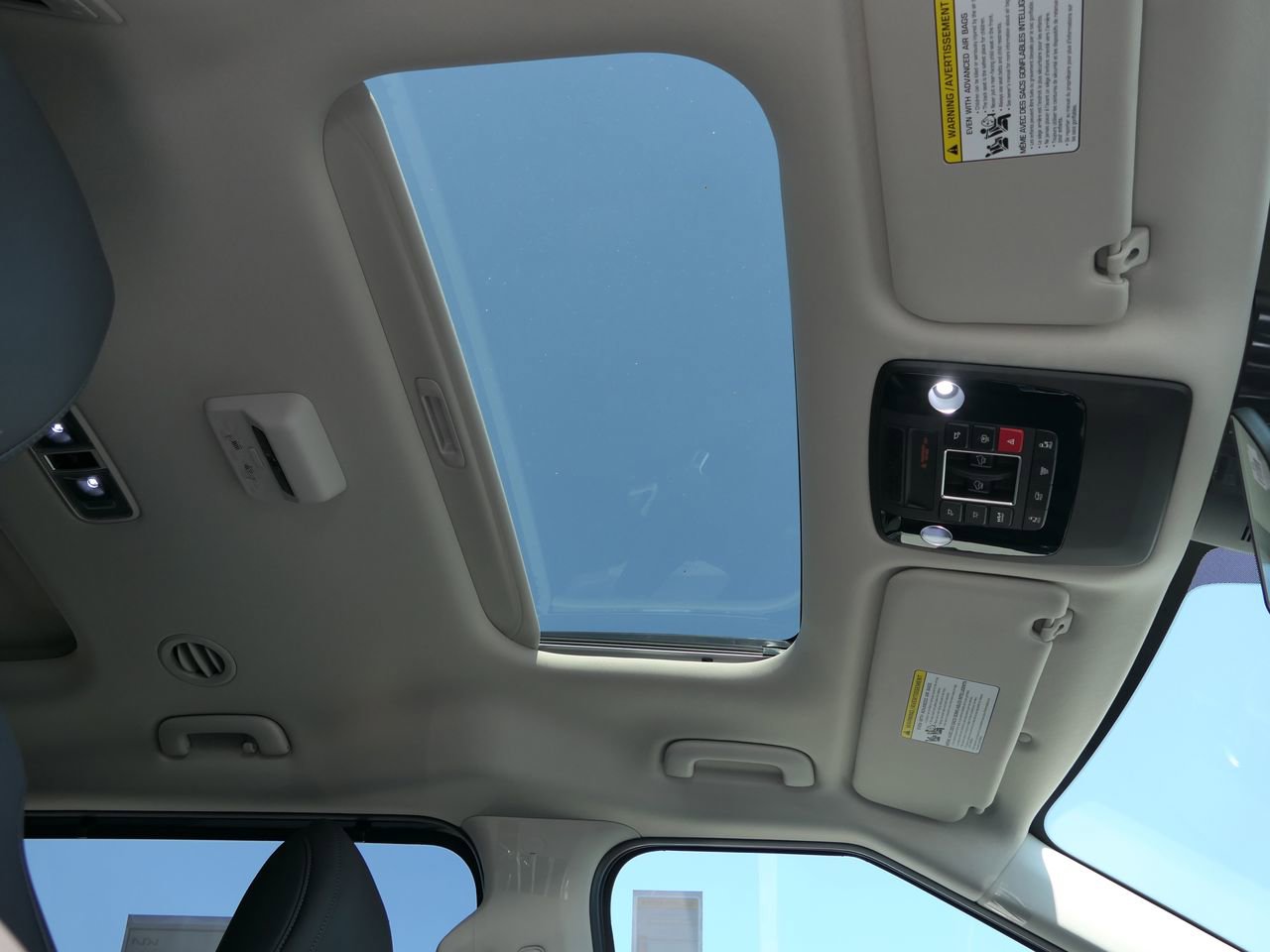 New 2026 Kia Carnival SX w/ SX Dark Edition Package image 28