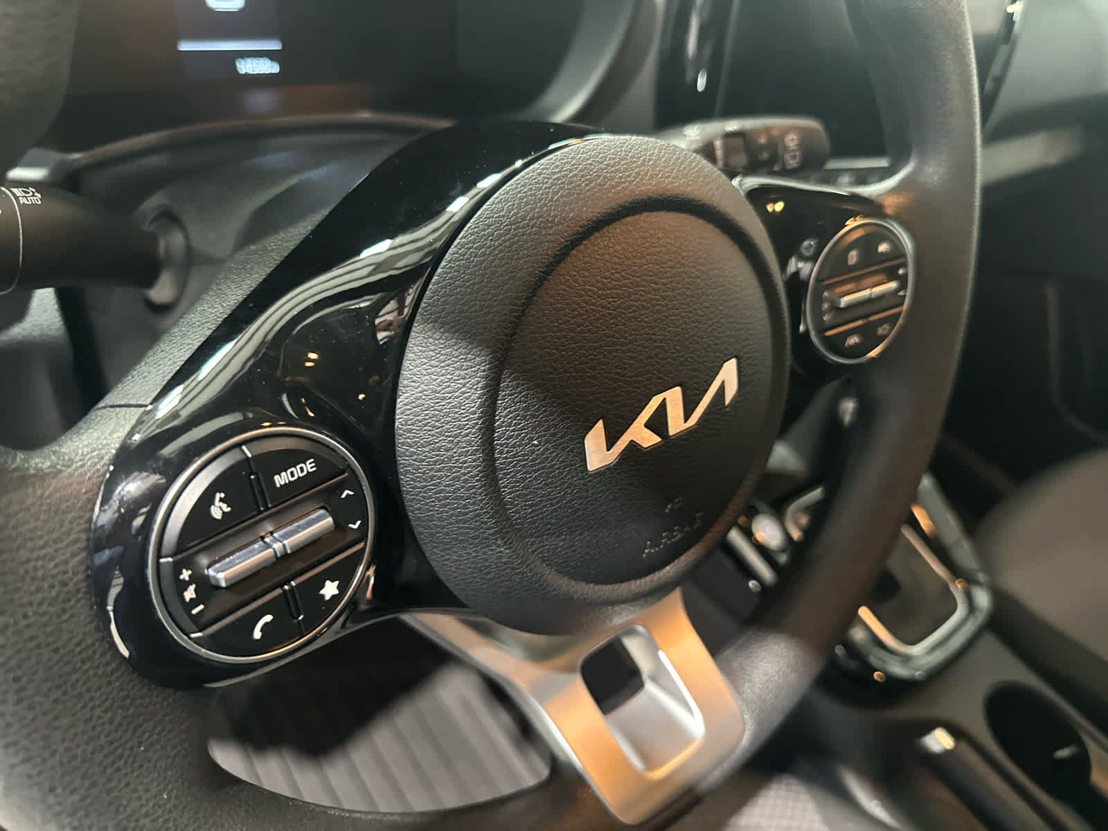Used 2025 Kia Soul S FWD image 18