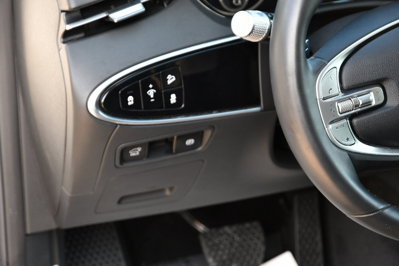 Used 2025 Genesis GV70 2.5T image 10