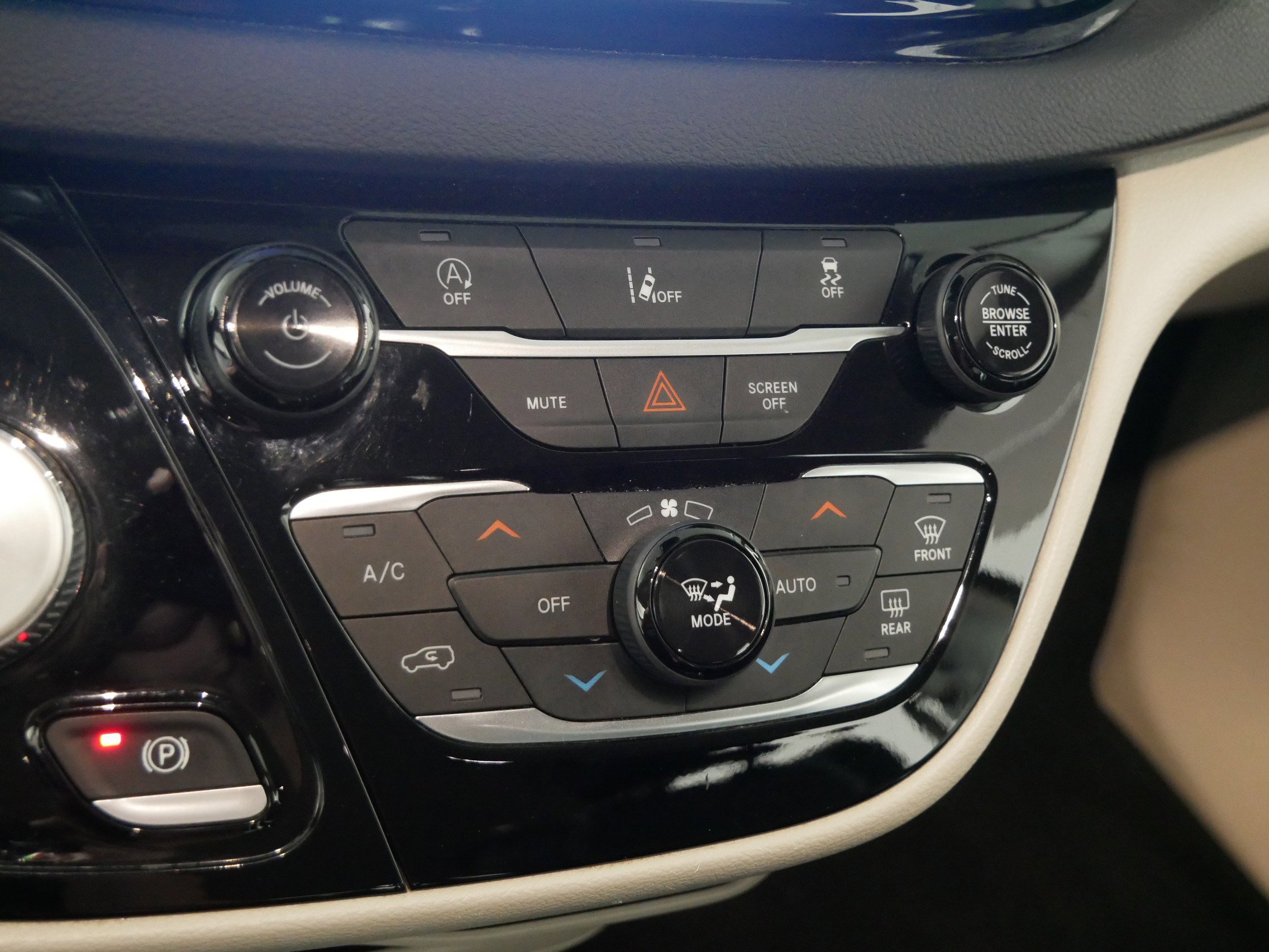 Used 2022 Chrysler Pacifica Touring-L image 23