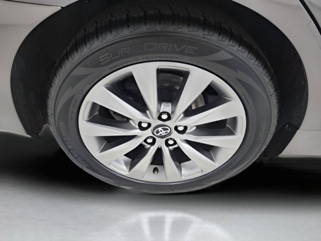 Used 2016 Toyota Camry XLE w/ Advanced Technology Package image 15