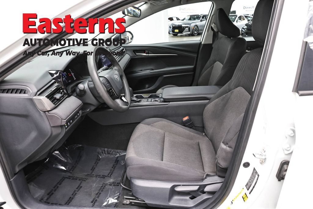 Used 2025 Toyota Camry LE FWD image 13
