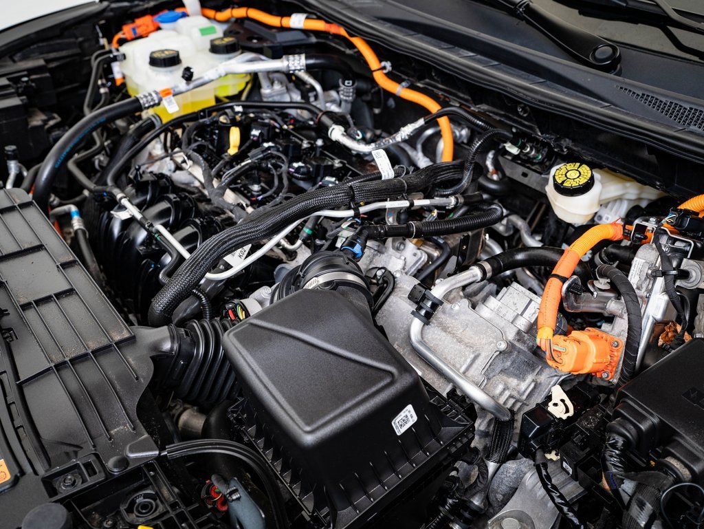 Used 2024 Ford Escape SE w/ Class II Trailer Tow Package image 38