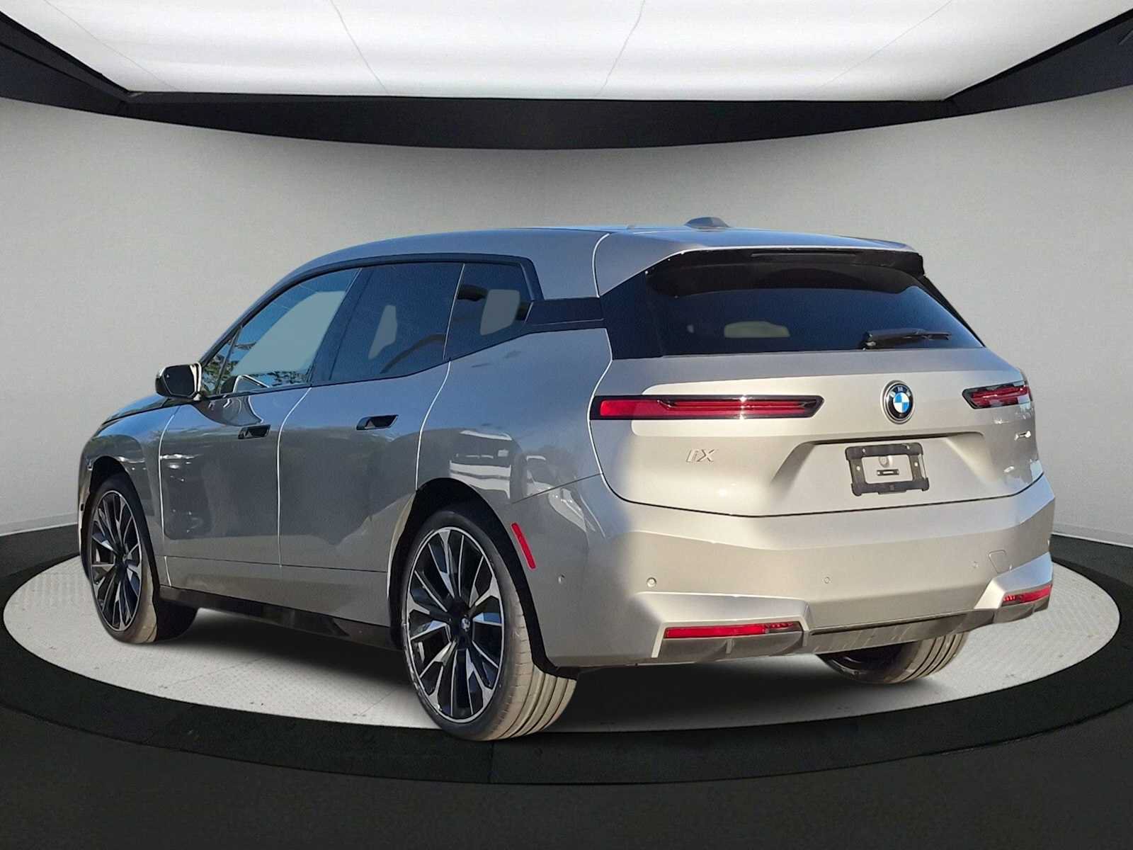 Used 2026 BMW iX xDrive45 AWD/4WD image 6