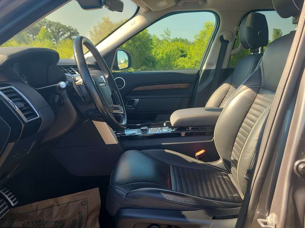 Used 2018 Land Rover Discovery HSE AWD/4WD image 14