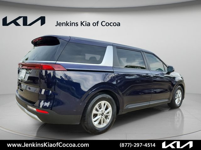 Used 2024 Kia Carnival LX FWD image 4