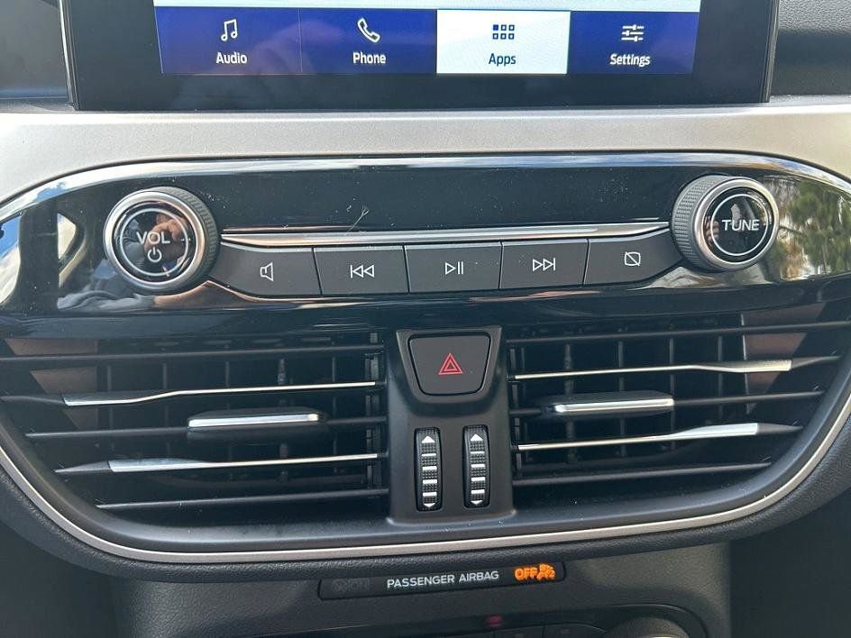 Used 2022 Ford Escape SEL image 19